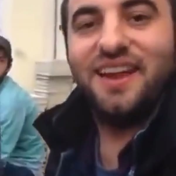 aynen aynen neler yapıyo piçler