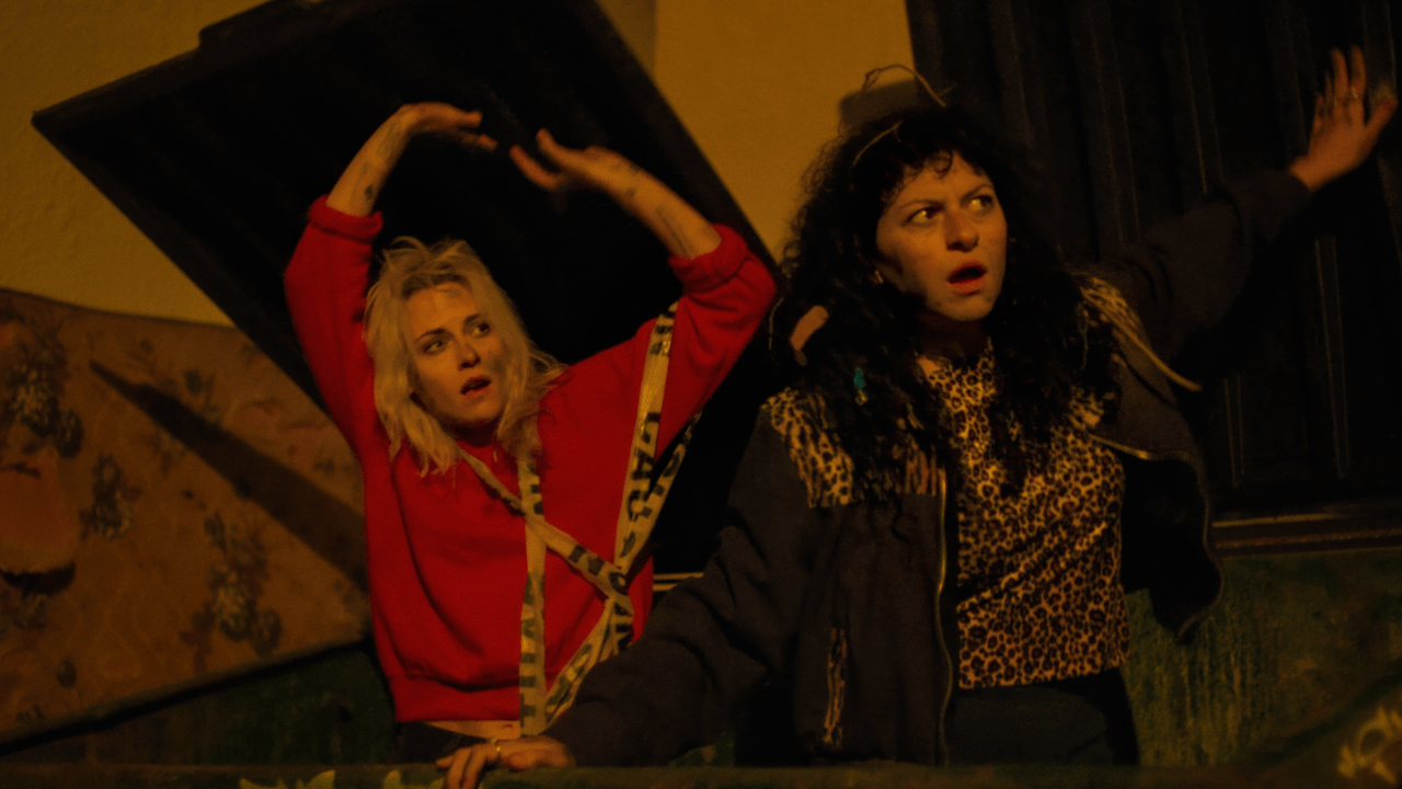 Kristen Stewart ve Alia Shawkat’lı The Wrong Girls’ten İlk Fragman Geldi